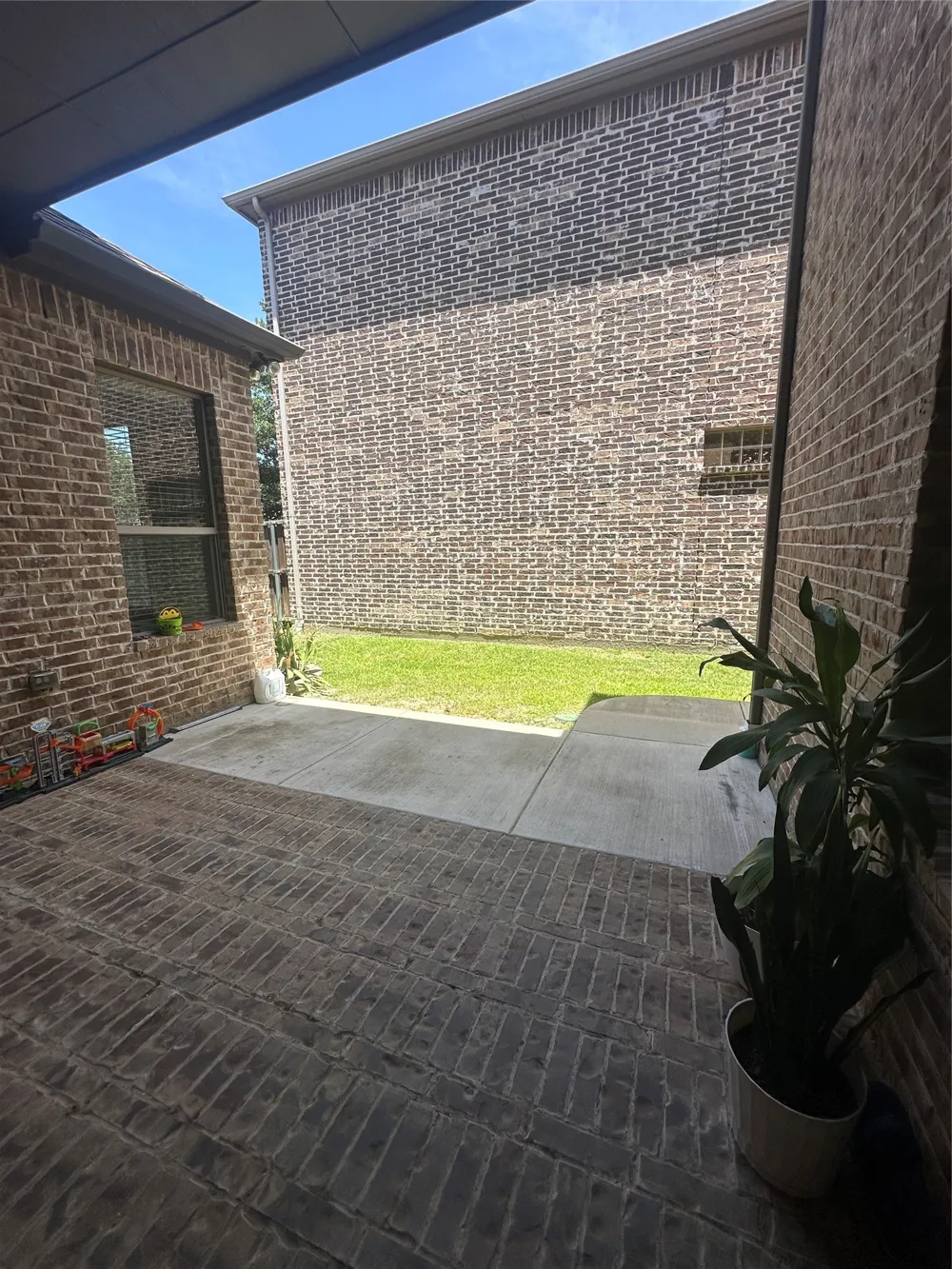 3809 brookridge Court Bedford, TX 76021