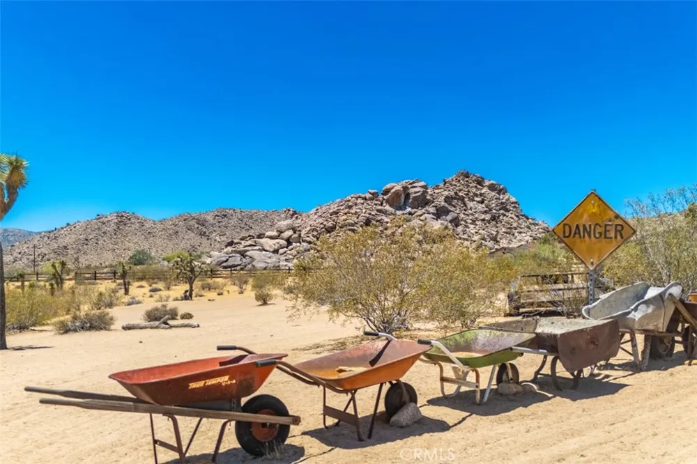63436 Doggie Joshua Tree, CA 92252