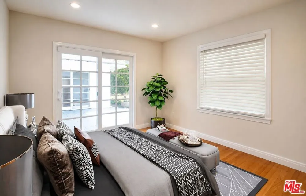 2201 Coldwater Canyon Drive Beverly Hills, CA 90210