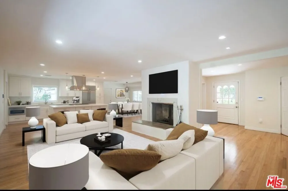 2201 Coldwater Canyon Drive Beverly Hills, CA 90210