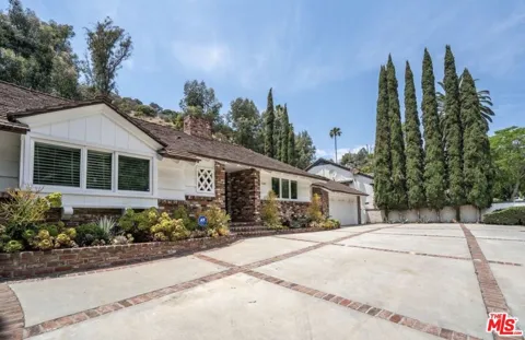 2201 Coldwater Canyon Drive