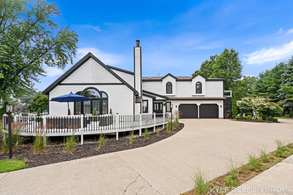 1729 Waukazoo Drive Holland, MI 49424