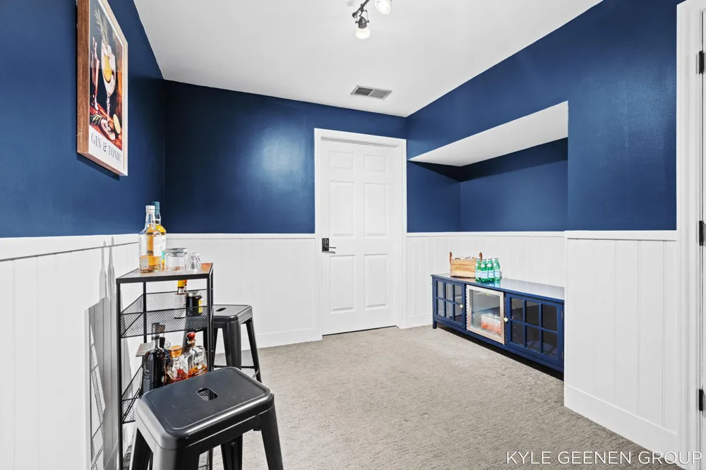 1729 Waukazoo Drive Holland, MI 49424