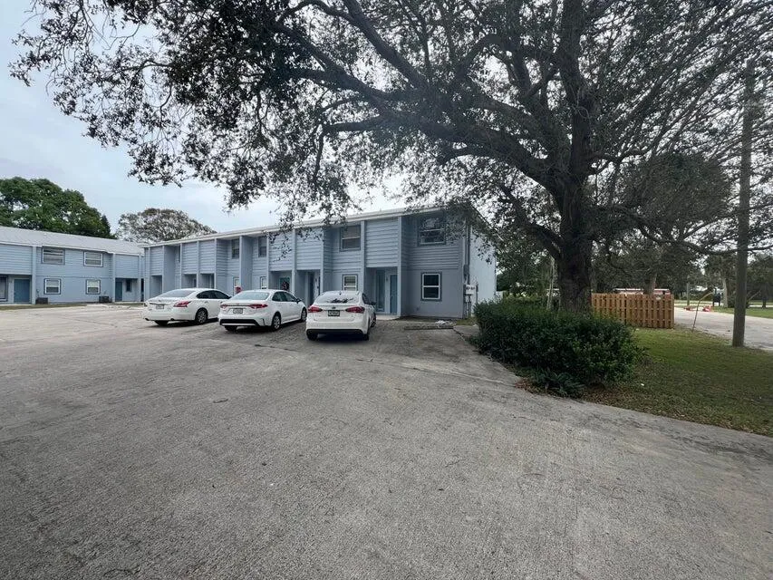 622 S 11th Street #11 Fort Pierce, FL 34950