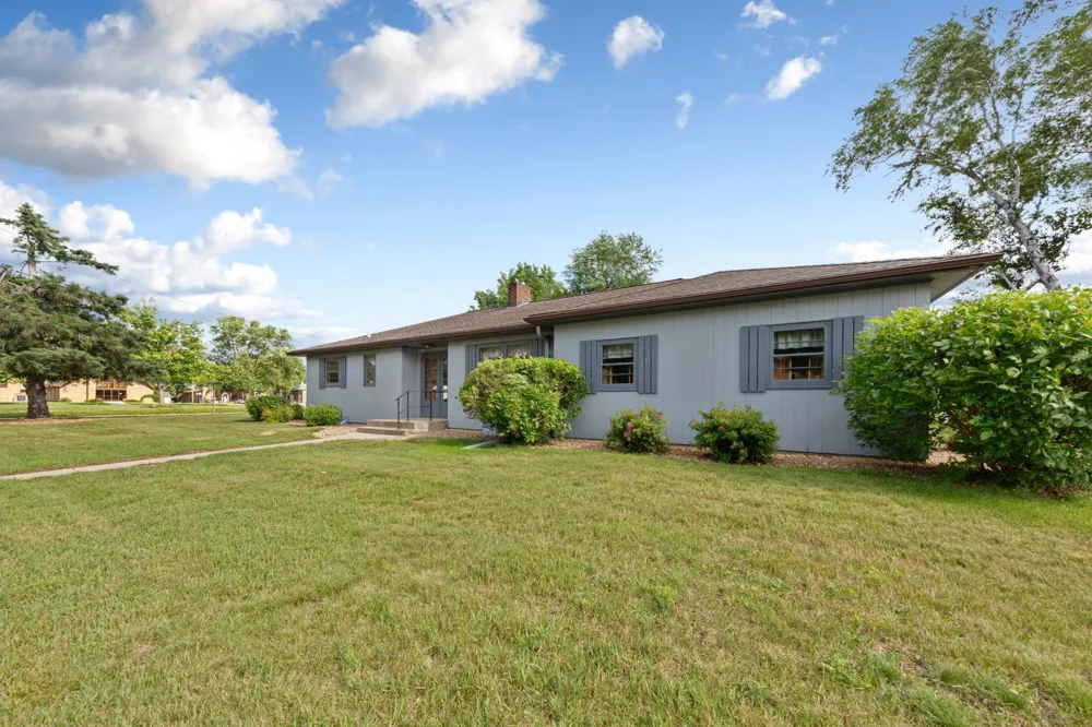 517 Court Avenue Gaylord, MN 55334