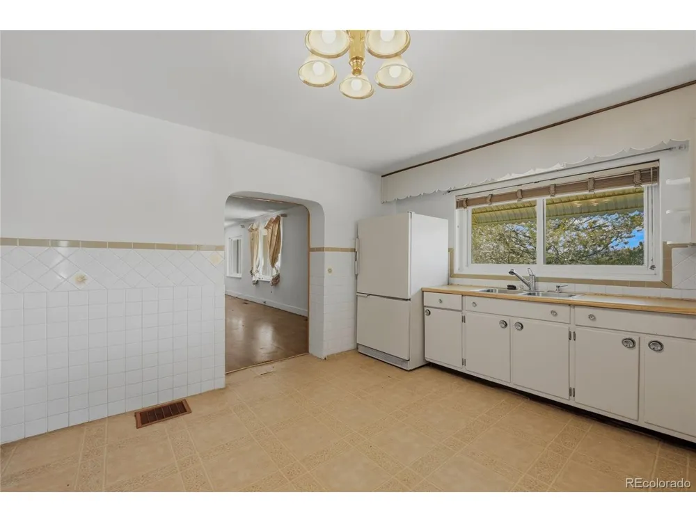 1109 E First Street Trinidad, CO 81082