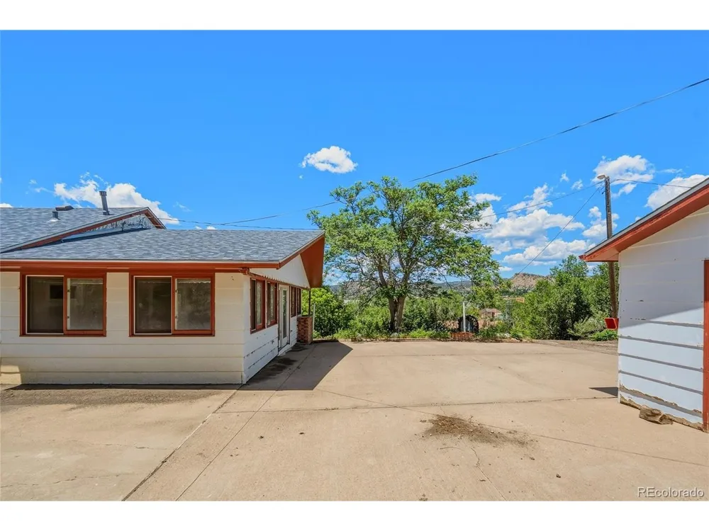 1109 E First Street Trinidad, CO 81082
