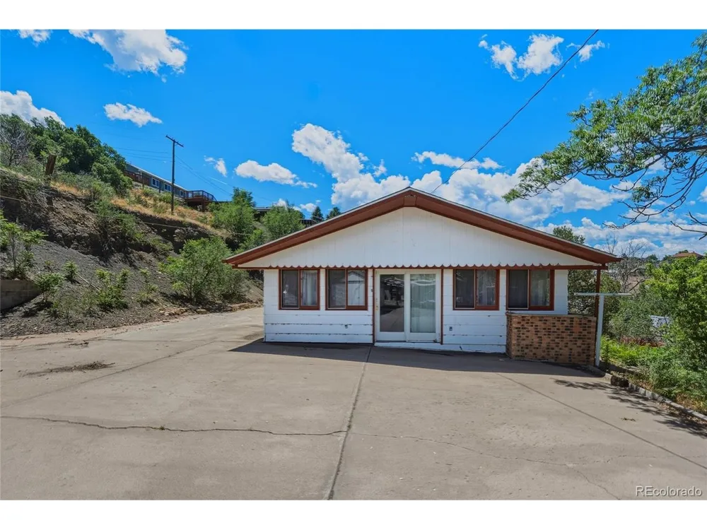 1109 E First Street Trinidad, CO 81082