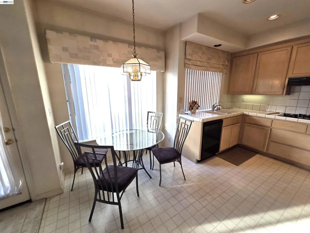 30330 Meridien Cir Union City, CA 94587