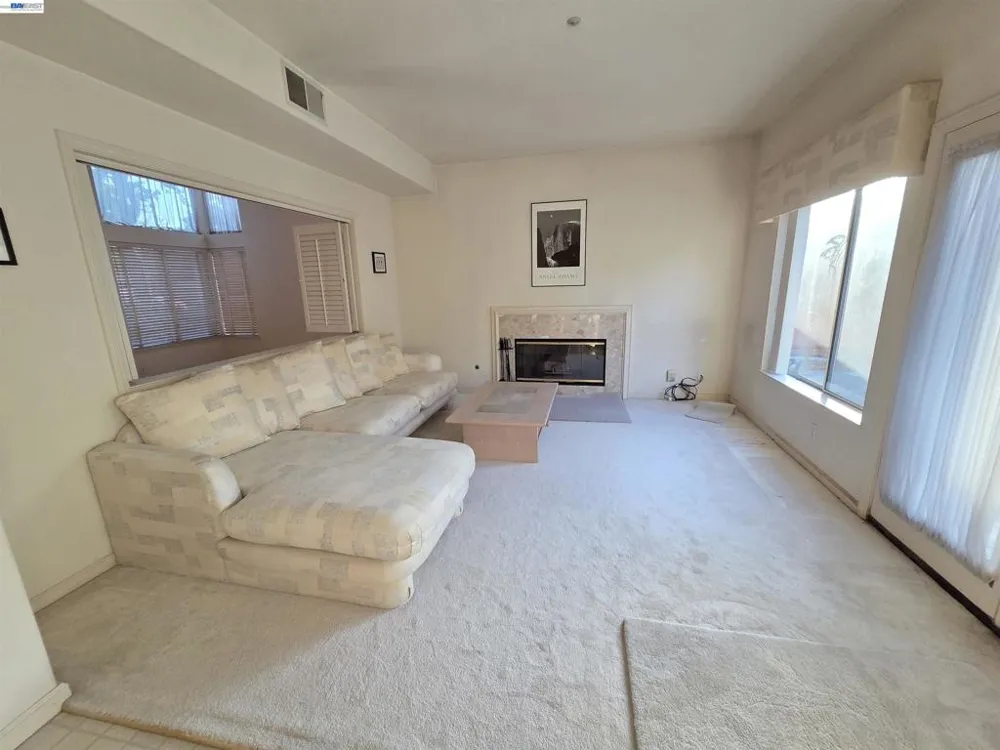30330 Meridien Cir Union City, CA 94587