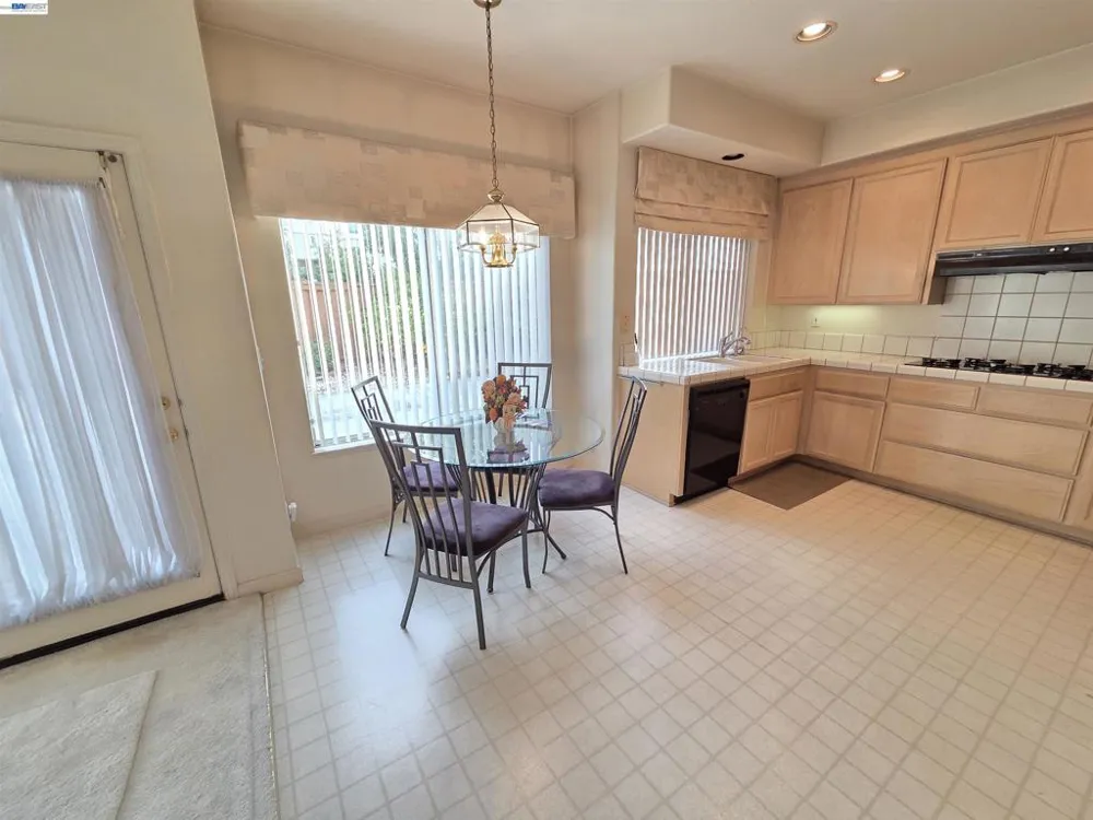 30330 Meridien Cir Union City, CA 94587