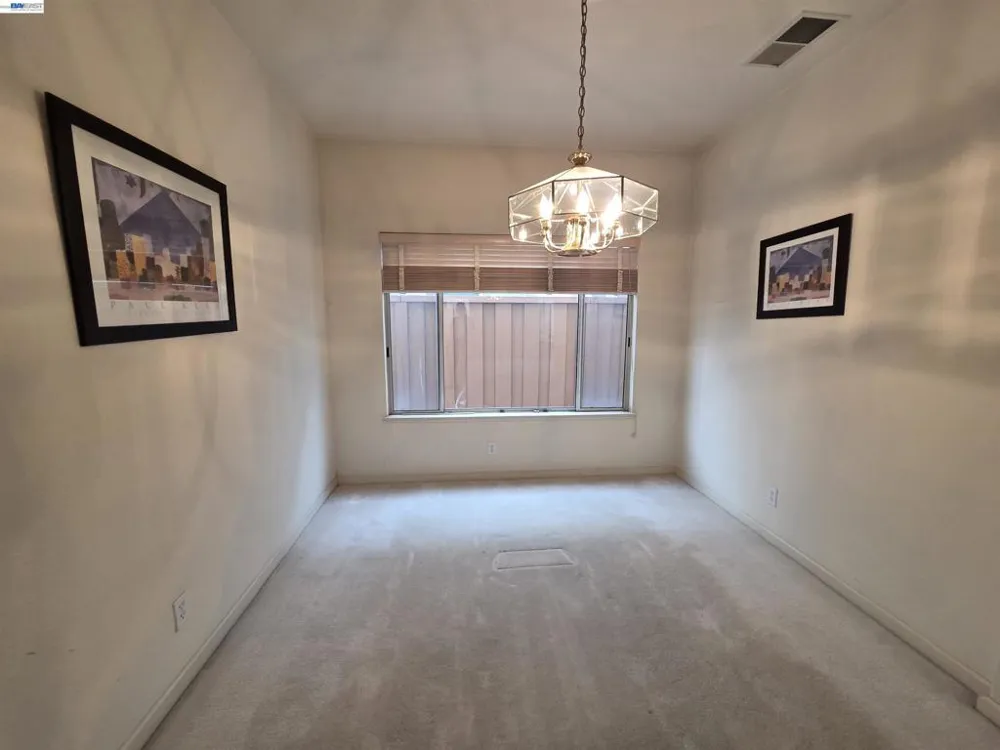 30330 Meridien Cir Union City, CA 94587
