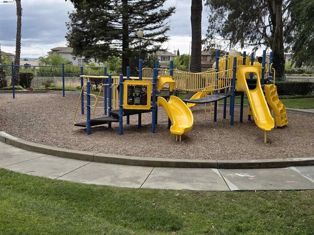 30330 Meridien Cir Union City, CA 94587