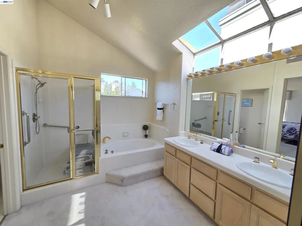 30330 Meridien Cir Union City, CA 94587