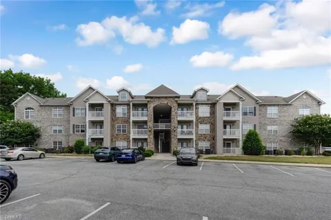 7104 W Friendly Avenue #306