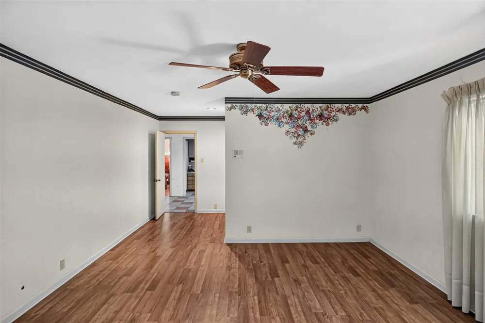 1911 Harrison Avenue Paris, TX 75460