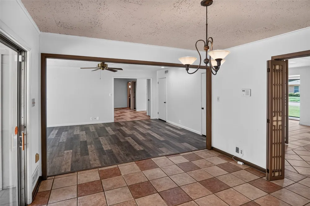 1911 Harrison Avenue Paris, TX 75460
