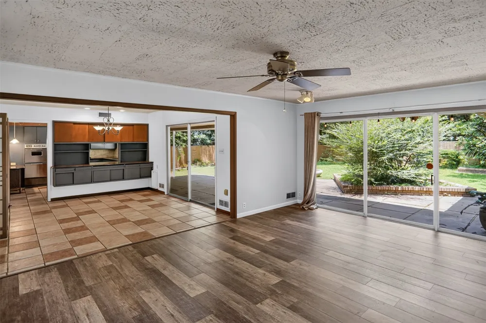 1911 Harrison Avenue Paris, TX 75460