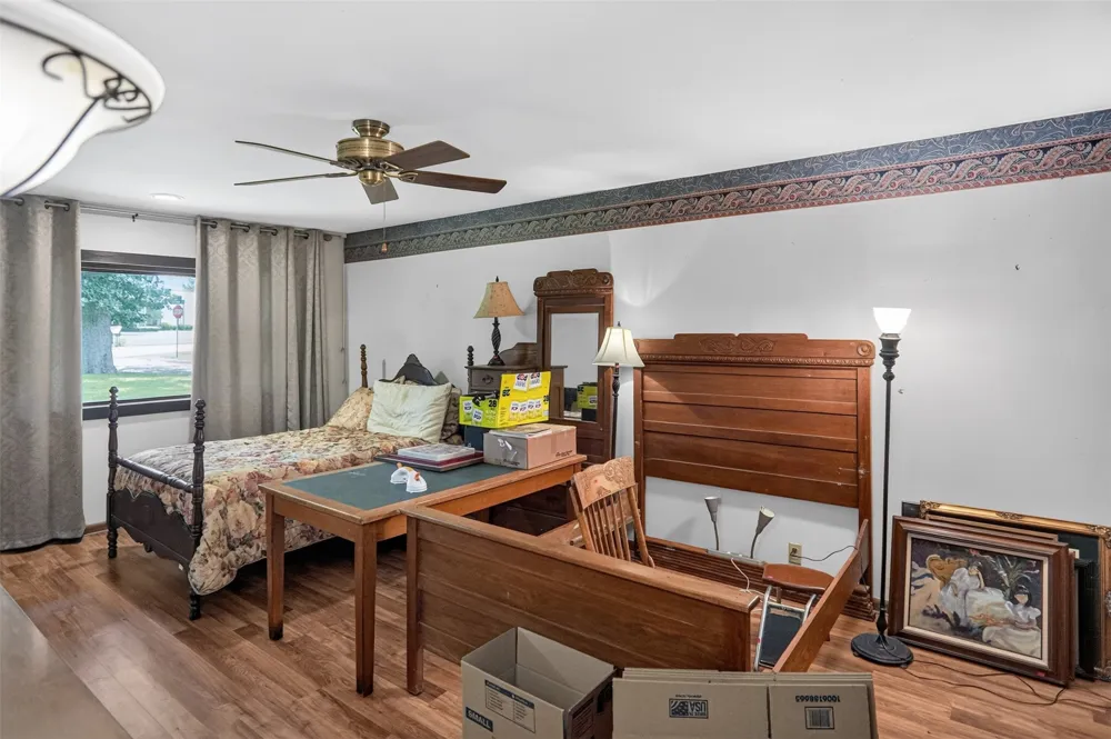 1911 Harrison Avenue Paris, TX 75460