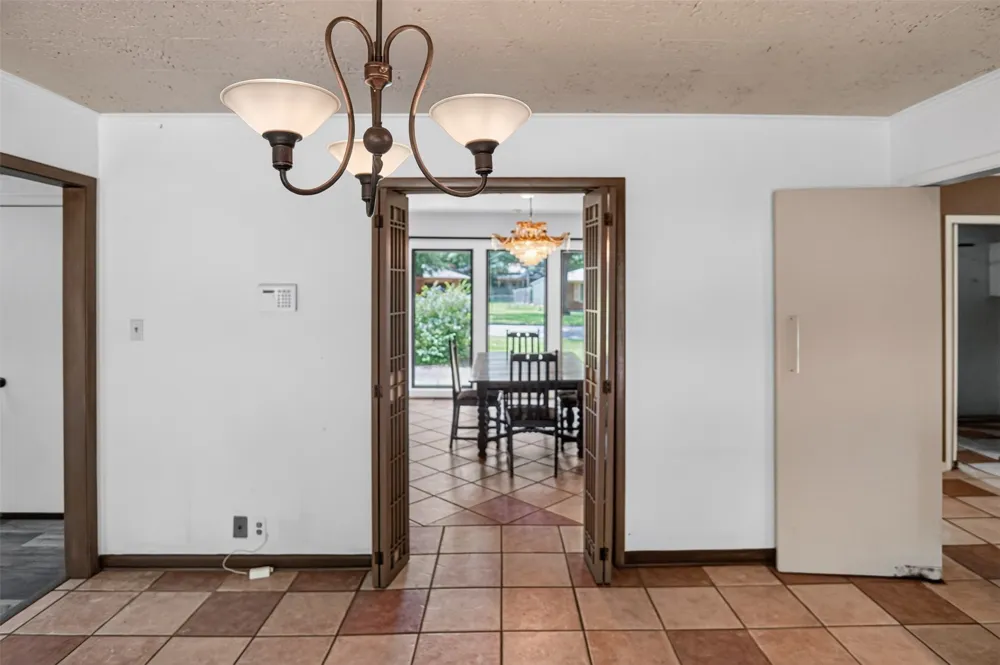 1911 Harrison Avenue Paris, TX 75460