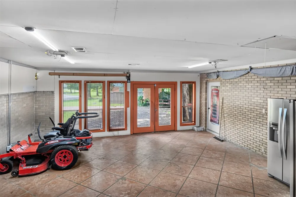 1911 Harrison Avenue Paris, TX 75460