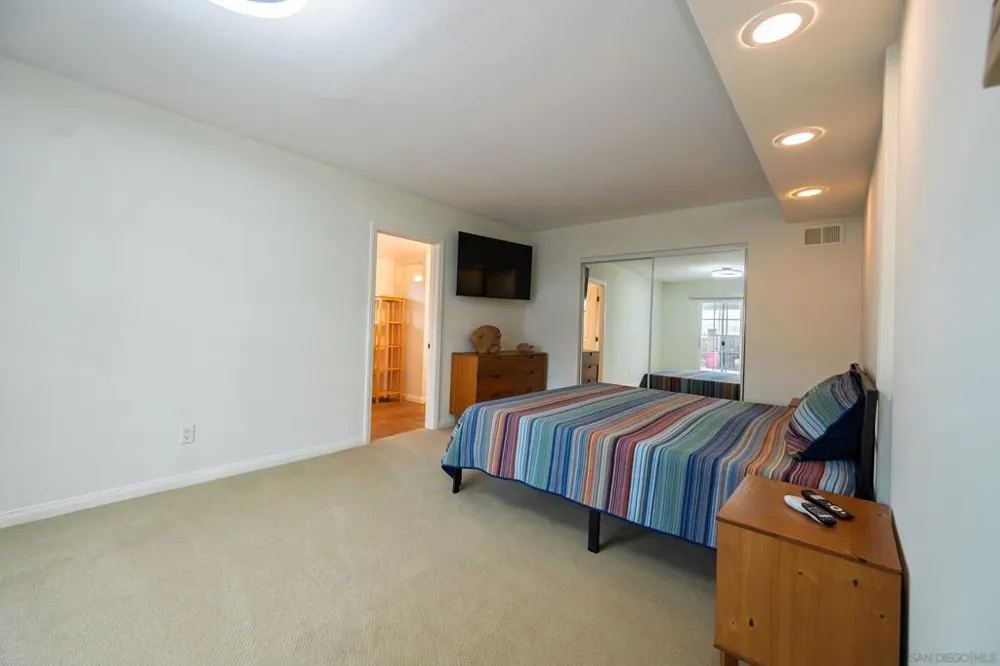 444 Avalon Dr. Vista, CA 92084