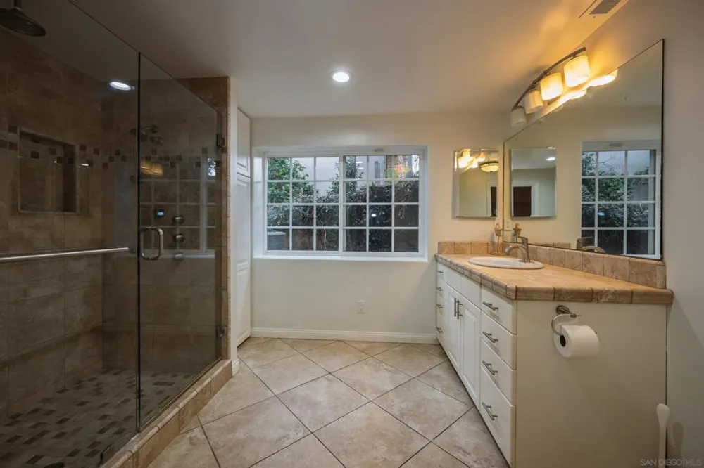 444 Avalon Dr. Vista, CA 92084