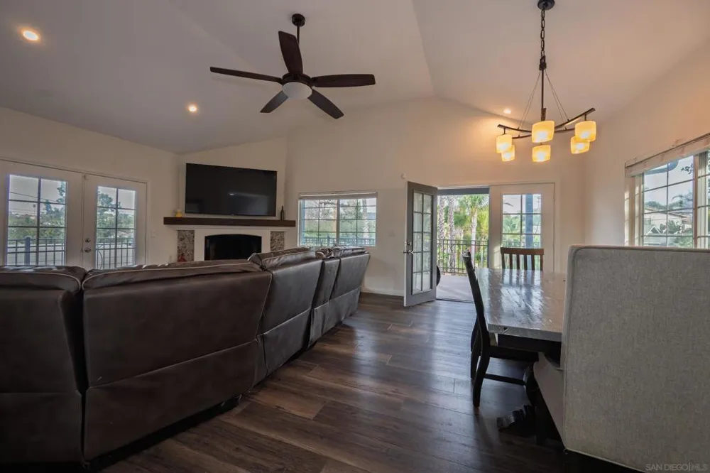 444 Avalon Dr. Vista, CA 92084