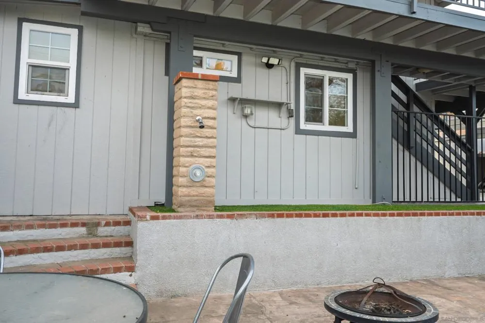 444 Avalon Dr. Vista, CA 92084
