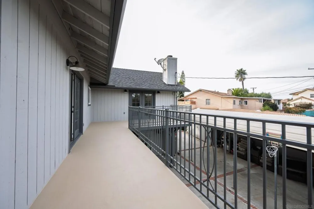 444 Avalon Dr. Vista, CA 92084