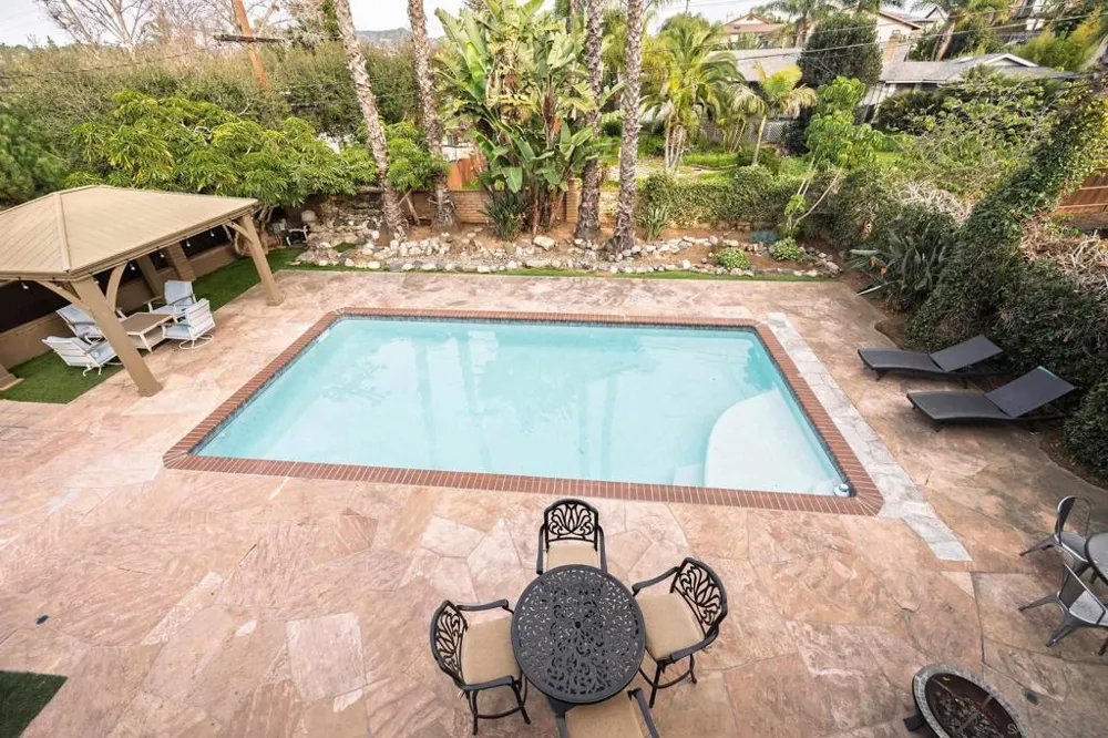 444 Avalon Dr. Vista, CA 92084
