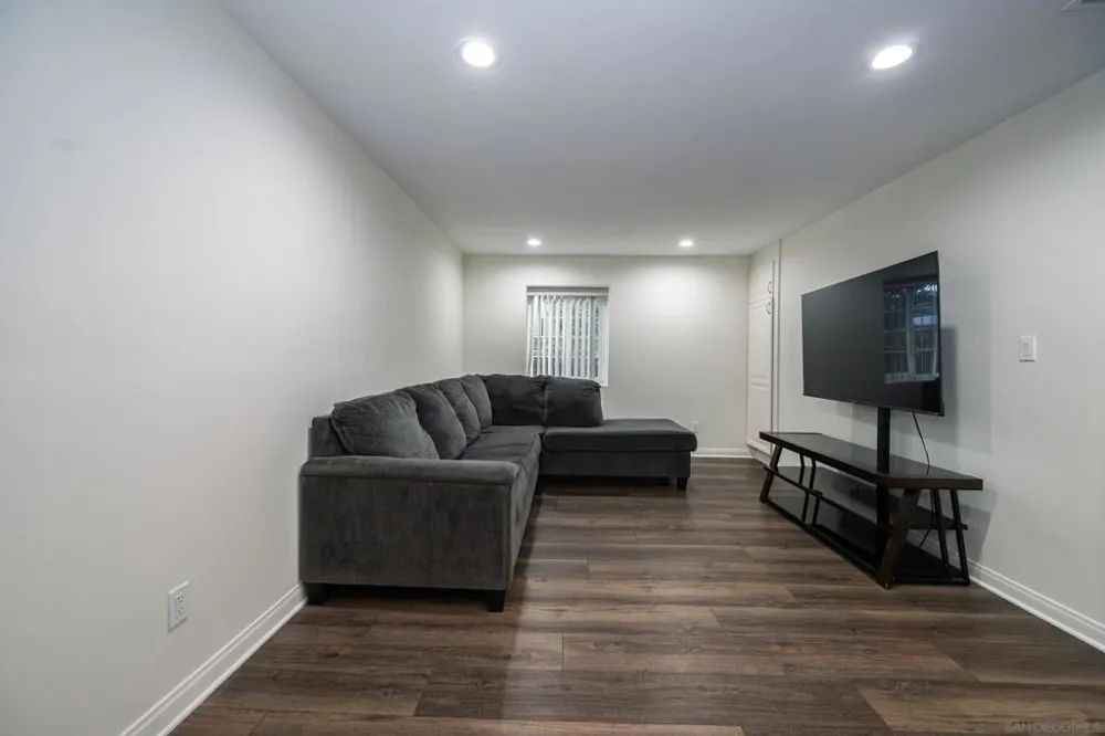 444 Avalon Dr. Vista, CA 92084