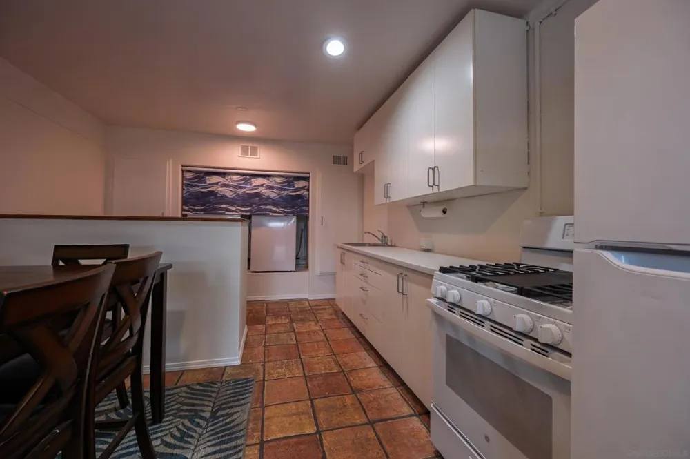 444 Avalon Dr. Vista, CA 92084