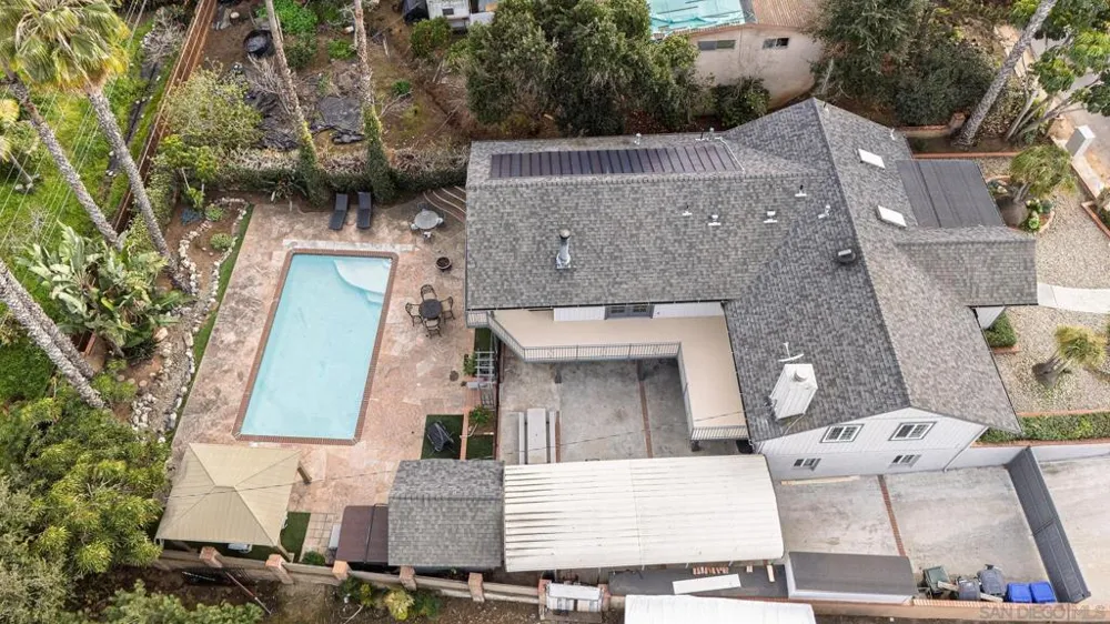 444 Avalon Dr. Vista, CA 92084