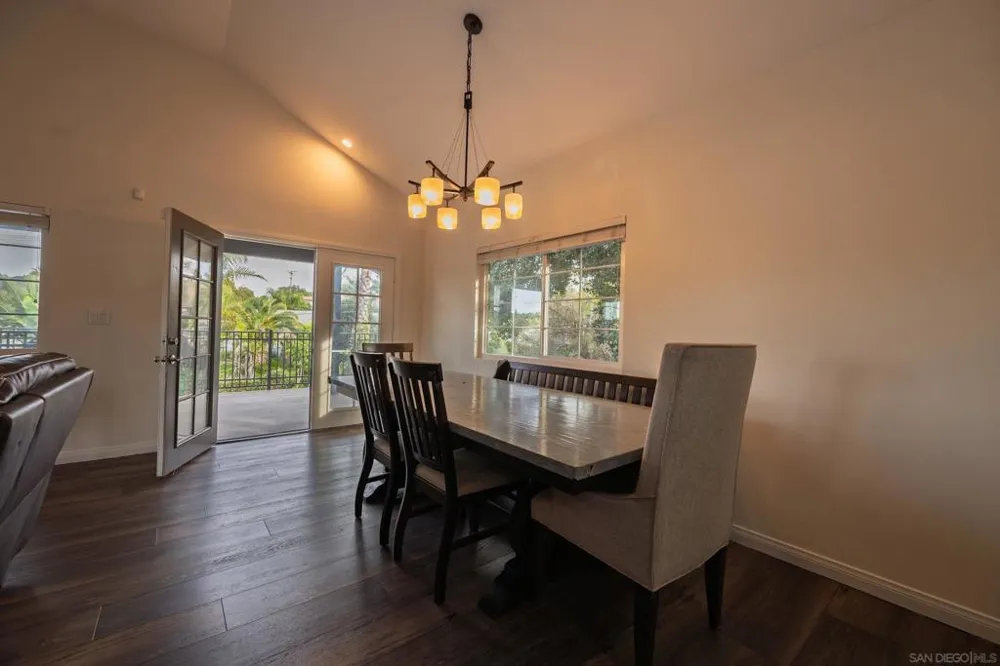 444 Avalon Dr. Vista, CA 92084