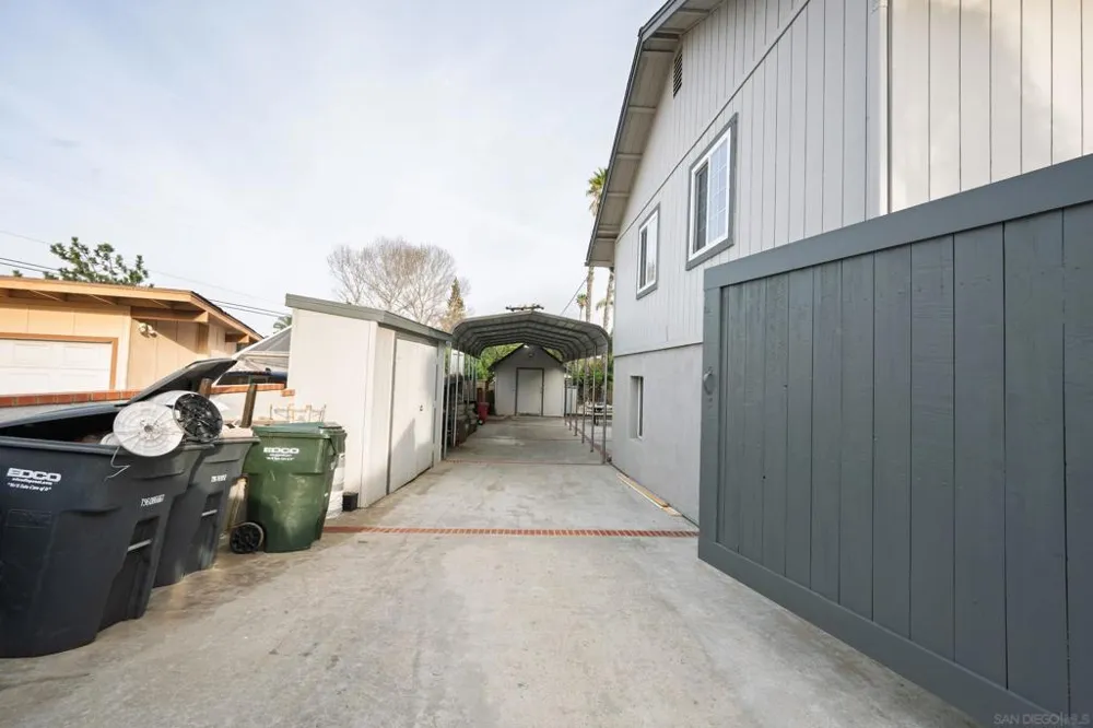 444 Avalon Dr. Vista, CA 92084