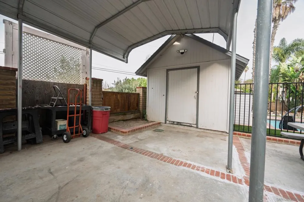 444 Avalon Dr. Vista, CA 92084