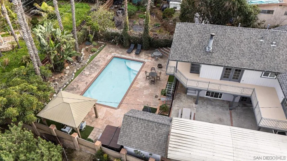 444 Avalon Dr. Vista, CA 92084