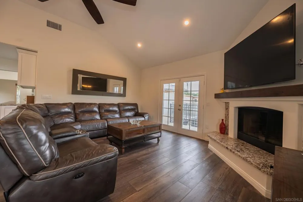 444 Avalon Dr. Vista, CA 92084