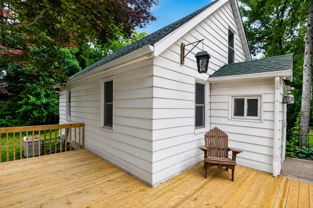 6109 Brooklyn Road Jackson, MI 49201