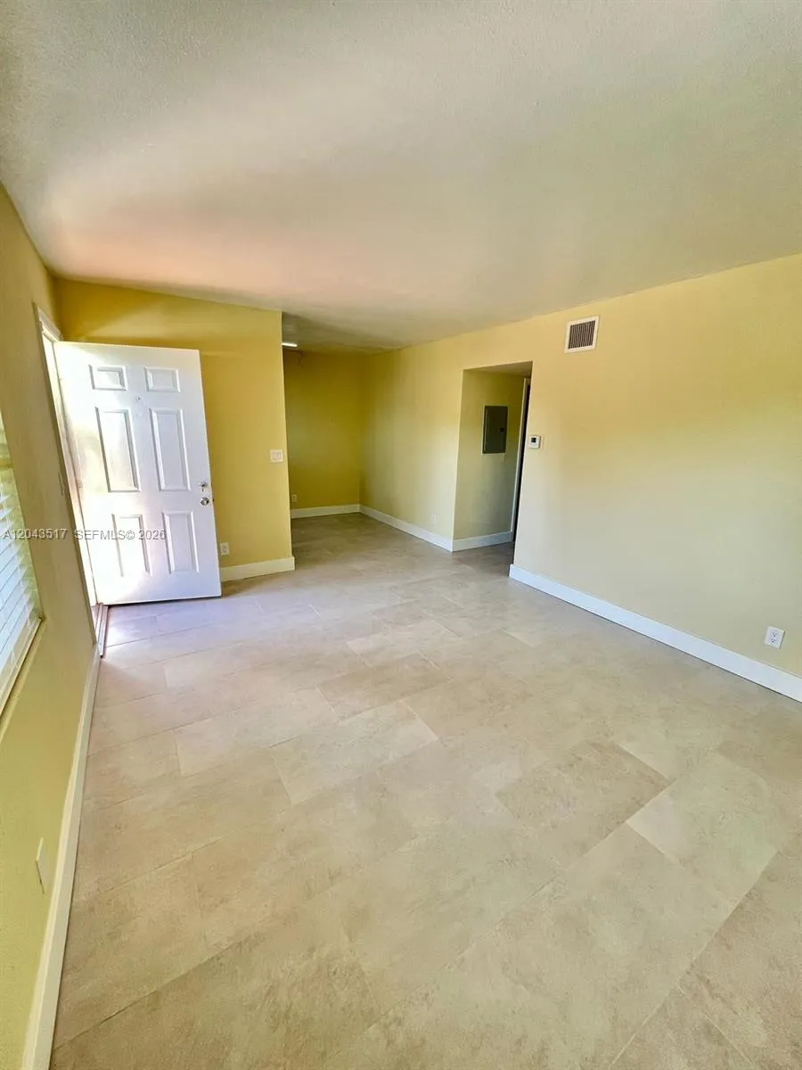2301 NE 6th Ave #204 Wilton Manors, FL 33305