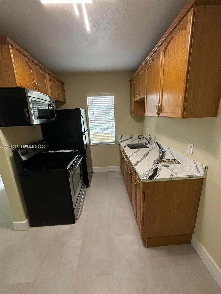 2301 NE 6th Ave #204 Wilton Manors, FL 33305