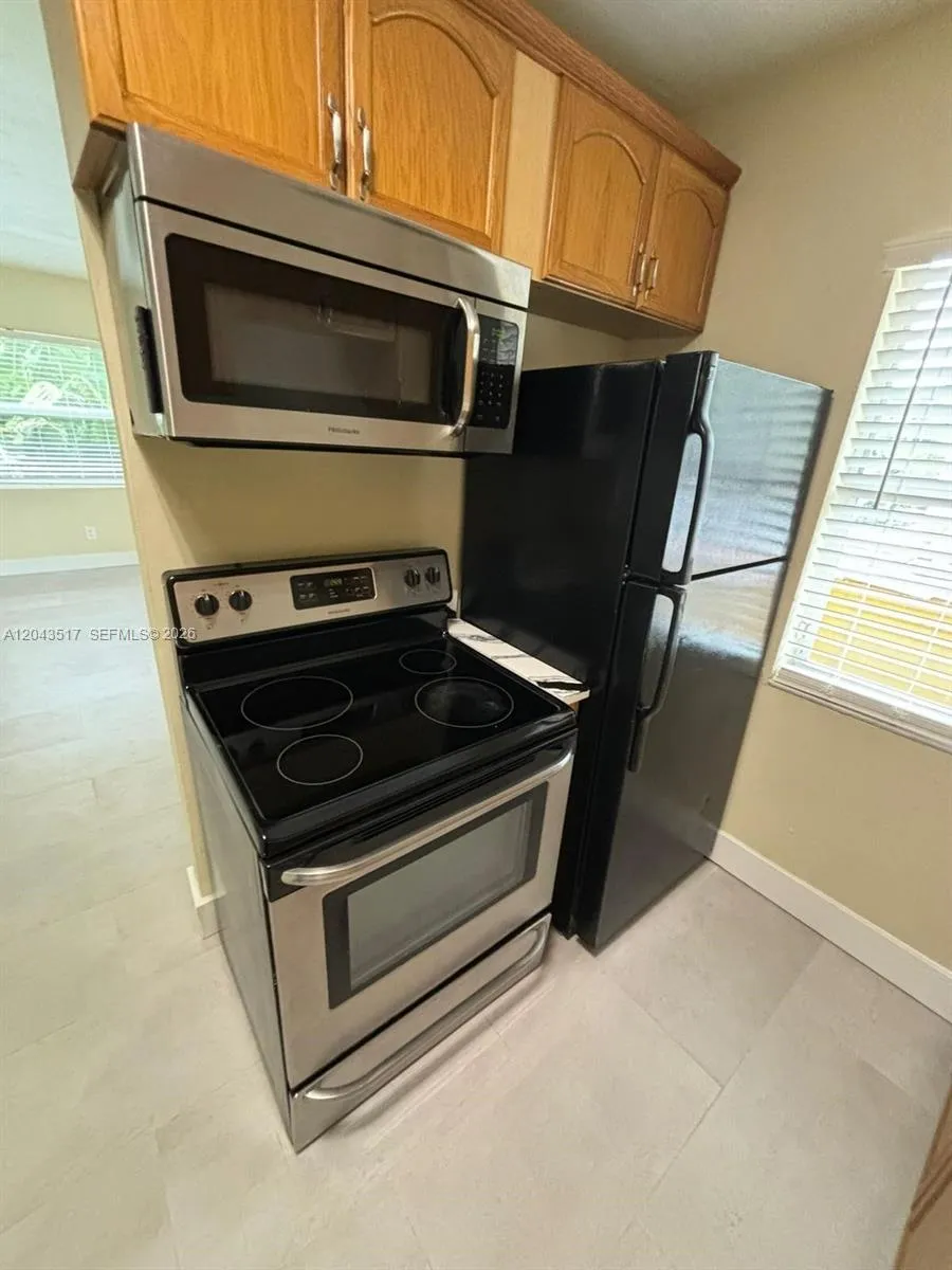 2301 NE 6th Ave #204 Wilton Manors, FL 33305