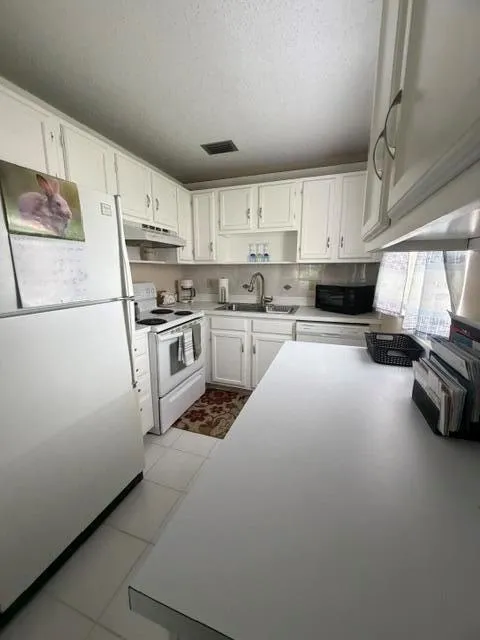 16 Vista Palm Lane #105 Vero Beach, FL 32962
