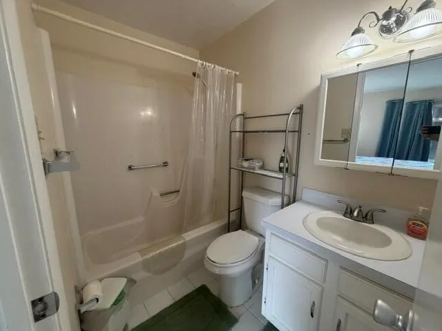 16 Vista Palm Lane #105 Vero Beach, FL 32962