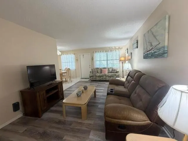 16 Vista Palm Lane #105 Vero Beach, FL 32962