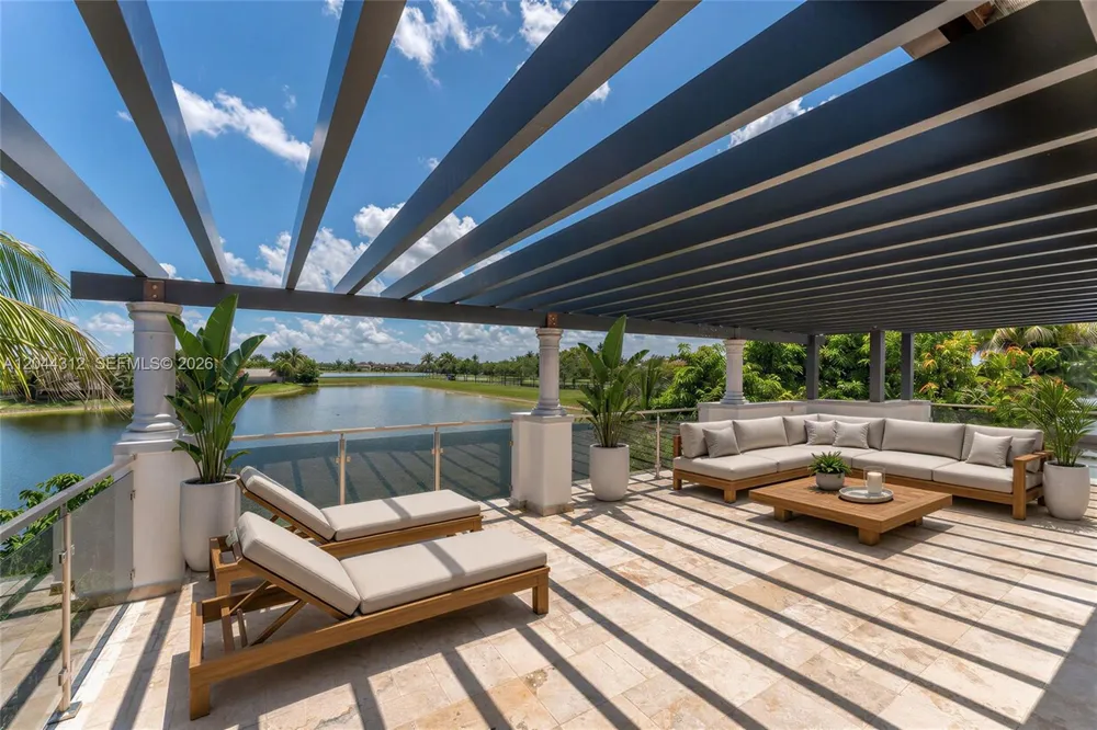 15262 SW 11th St Miami, FL 33194