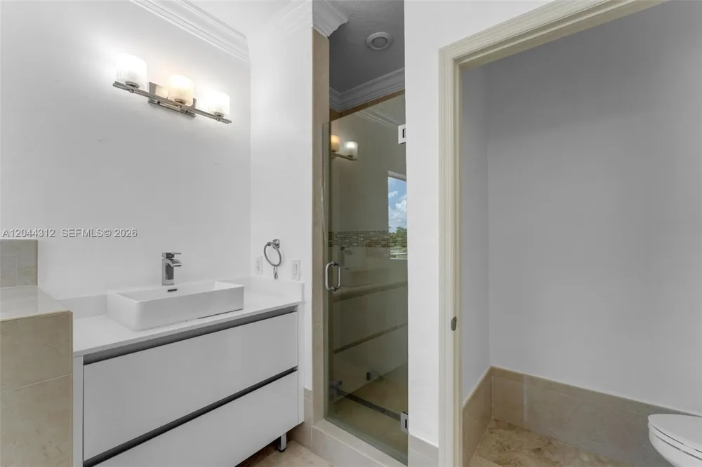 15262 SW 11th St Miami, FL 33194