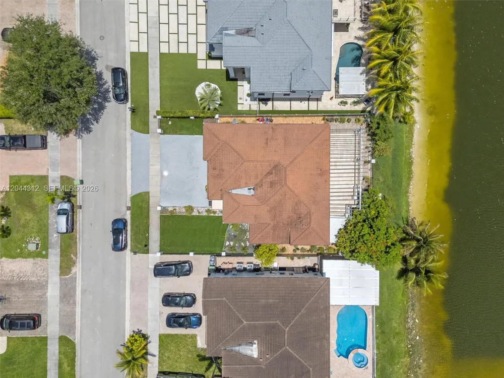 15262 SW 11th St Miami, FL 33194