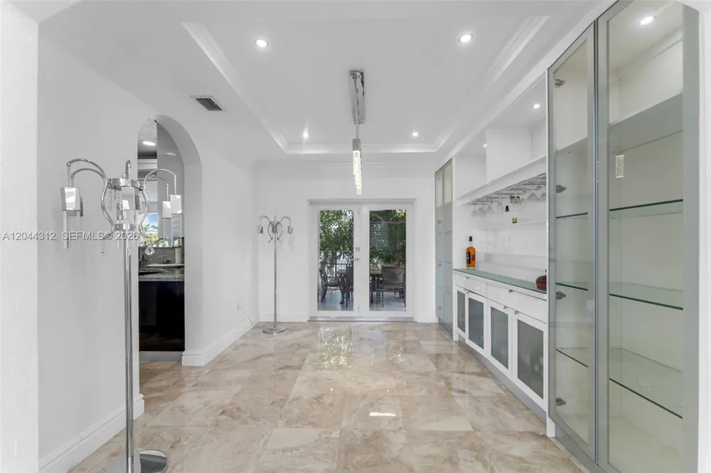 15262 SW 11th St Miami, FL 33194